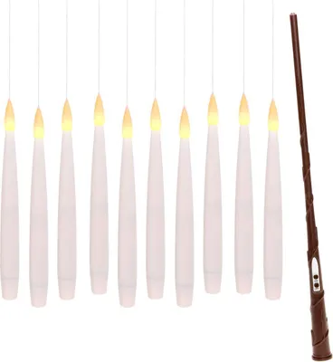 Produktbild von 10 Stück schwebende Kerzen mit Zauberstab als Fernbedienung | ca. 15,5 cm flammenlose Stabkerze | inkl. Batterien | magische Halloween Deko & Weihnachtsdeko