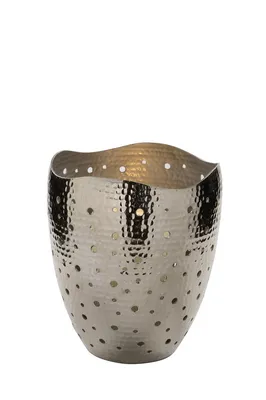 Produktbild von Fink ELIAS, Windlicht, Aluminium, vernickelt, gehämmert, silberfarben, H. 19 cm, D. 17 cm Höhe: 19.00 cm Durchmesser: 16.50 cm 147014