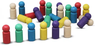 Produktbild von Satz aus 24 Jumbo Spielfiguren in 6 Farben (je 4 Stück in rot, grün, blau, gelb, lila and natur), verpackt im Karton