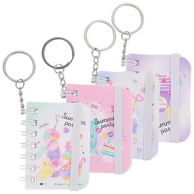 Immagine prodotto di 4 portachiavi con mini quaderno, ideali per bambine e bambini