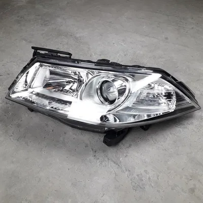 Obrázek produktu pro Levý světlomet Renault Megane 2 Facelift, fáze 2, s lupou a elektrickým nastavováním | 2005-2008