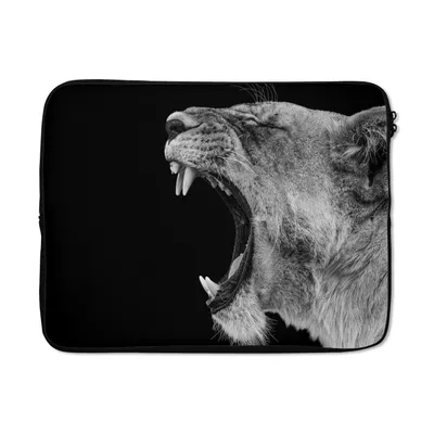Produktbild von MuchoWow® Laptop Hülle 17 Zoll Laptoptasche Tiere - Löwe - Schwarz - Weiß - Porträt - Zipper - Schutzabdeckung