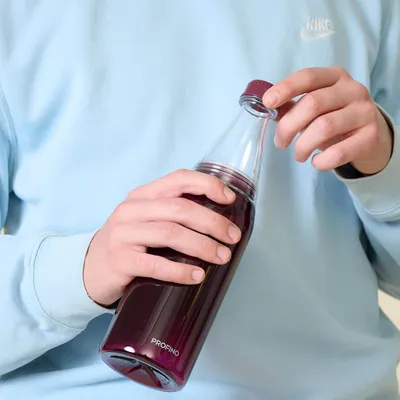 Imagen del producto de PROFINO | Botella de agua, SPARKLE, color rojo, 750 ml, Imagen generada por IA