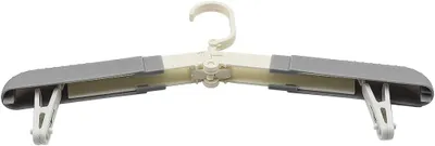 Produktbild von Set mit 2 leichten, grauen, faltbaren Reisekleiderbügeln aus Kunststoff mit Clips und Sockenhalter, ideal für Camping/Outdoor-Aktivitäten