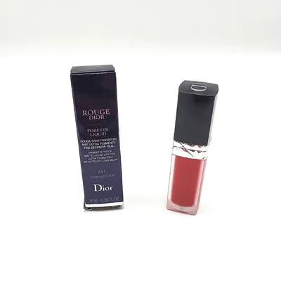 Produktbild von Christian Dior Flüssig Lippenstift 741 Rouge Lippenbeweis Forever glamouroser