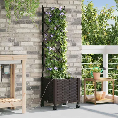 Imagen del producto de Maison Exclusive: Maceta para jardín con sistema de riego y ruedas, color marrón, fabricada en polipropileno (PP)