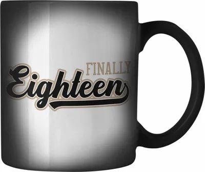 Produktbild von Trendation - 18. Geburtstag Farbwechsel Zauber-Tasse Geschenk Mädchen Junge Geschenkidee Lustig Spruch Sprüche 18 Geschenke Geschenkideen zum 18 Bday 18er Spruch (Schwarz)