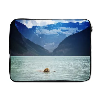 Produktbild von MuchoWow® Laptop Hülle 17 Zoll Laptoptasche Schwimmender Hund im See - Zipper - Schutzabdeckung