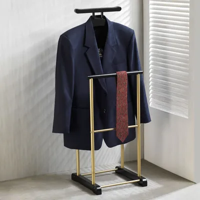 Produktbild von Herrendiener MEDINA, Schwarz/Gold - Kleiderständer mit Hosenbügel und Sakkohalter, Stummer Diener mit Ablage für Schmuck oder Uhren, Kleiderablage Schlafzimmer, MDF/Metall