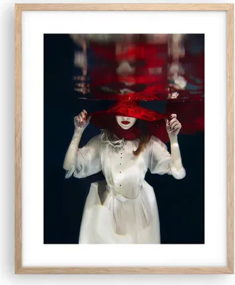 Produktbild von Gerahmtes Poster - Rahmen in heller Eiche - Mädchen Rot Hut - 40x50 cm - Wand Bild - Wanddeko - Wandbilder - Kunstposter - Wandposter - Bilderrahmen - Bilder - Kunstdruck - Wandbild - P2NPA40x50-4305