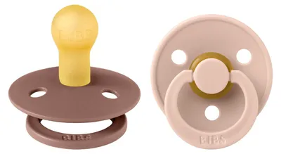 Produktbild von BIBS Colour Schnuller 2er-Pack, BPA-frei, Kirschform Nippel. Naturkautschuk / Latex, Hergestellt in Dänemark. Größe 3 (18+ Monate), Woodchuck / Blush