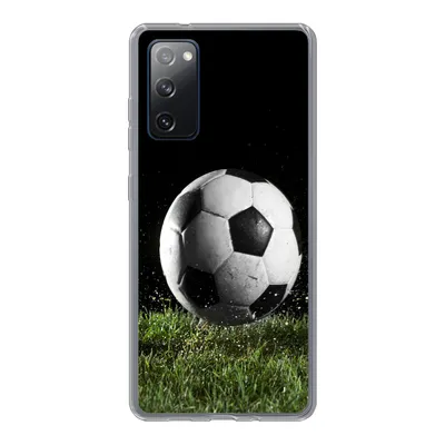 Produktbild von MuchoWow® Handyhülle Schutzhülle Hülle für Samsung Galaxy S20 FE Fußball auf der Wiese Silikon Softcase Handy Hülle - Abdeckung