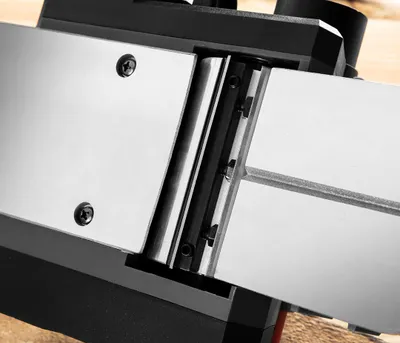 Produktbild von GRAPHITE Akku-Hobelmaschine Energy+ 18V, 16000 U/min, Hobelbreite 82 mm, Hobeltiefe 1,5 mm, Fälztiefe 8 mm, Parallelführung, Tiefenanschlag