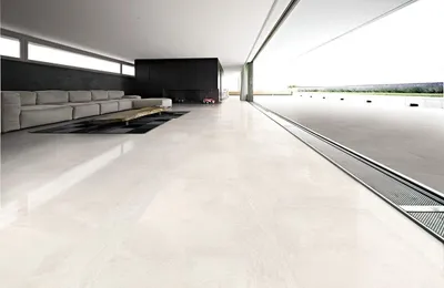 Imagen del producto de CASA39. Gres porcelánico con efecto piedra, color blanco, 60x120 cm. Colección Ergon Stone Project