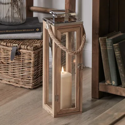 Obrázek produktu pro 42 cm vysoká dřevěná lucerna s LED svíčkou napájenou bateriemi