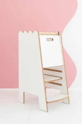 Produktbild von BUBBLE - Montessori Lernturm Kitchen Helper Kinderplattform mit Rüschen