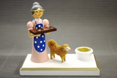 Obrázek produktu pro Svícen babička s pudlem ŠxVxH 9x5x8cm NOVINKA