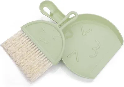 Produktbild von Reinigungsset mit Staubsauger und Bürsten