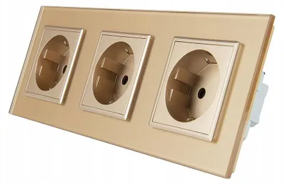 Produktbild von Livolo Glas Steckdose 3-fach 230V 16A mit Schutzkontakt