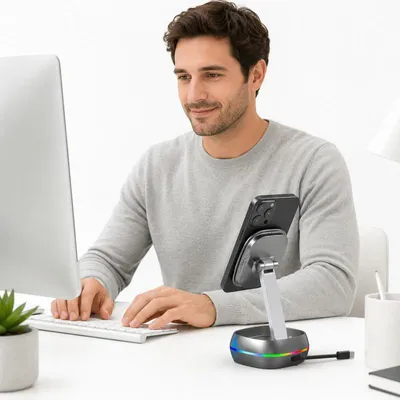 Produktbild von 3-in-1 Reise-Ladegerät 15W, kabelloser MagSafe Charger, magnetisch, faltbar und kompakt, 360° drehbar, mit USB-C-Kabel, für iPhone
