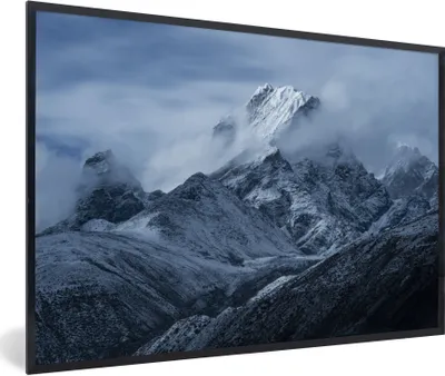 Produktbild von MuchoWow® Gerahmtes Poster Weite Ansicht der Himalaya-Berge mit Schnee und Wolken, Nepal 90x60 cm - Poster mit Schwarzem Bilderrahmen Wandposter Rahmen Foto Bilder - Fotorahmen - Foto-Plakat