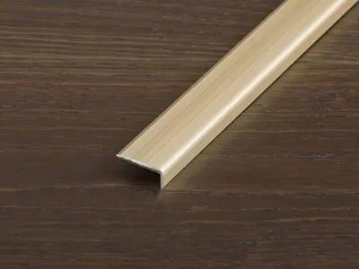 Produktbild von PROLINE Champagne 1000mm Treppenkantenprofil, Aluminium Winkelprofil eloxiert, selbstklebend gerilltes Deckprofil, für Hartbodenbeläge, einfache Verlegung