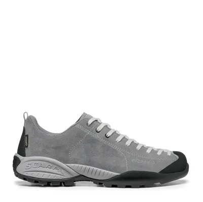 Graue Lifestyle-Schuhe "Mojito GTX" von Scarpa mit rutschfester Sohle und Schnürung.