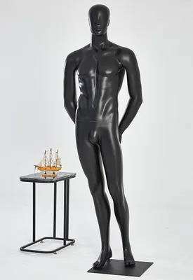 Immagine prodotto di Manichino M22-8 nero uomo in piedi nero laccato opaco naso bocca modellato chic ed elegante alta qualità