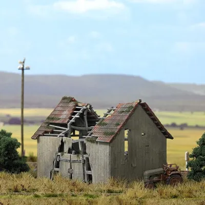Imagen del producto de Busch 1405 - 1/87 / H0 - Granero en ruinas - Nuevo