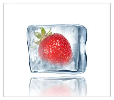 Produktbild von Spritzschutz Herdabdeckplatte Schneidebrett aus Glas Erdbeereneiswürfel 1-Teilig (60x52cm)