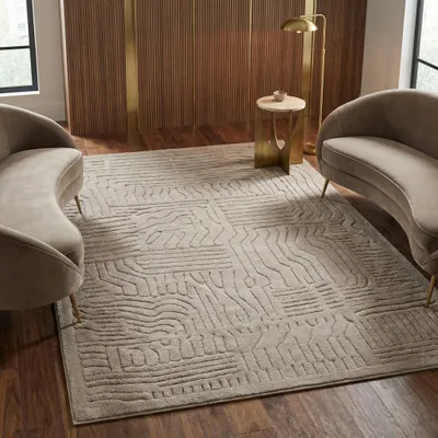 Nahaufnahme der Textur des Teppichs EDEN-Carlisle, die ein wellenförmiges, labyrinthartiges 3D-Muster in Beige zeigt_#sku_BARKVALE1201700004-BARKVALE1602300004-BARKVALE2002900004#