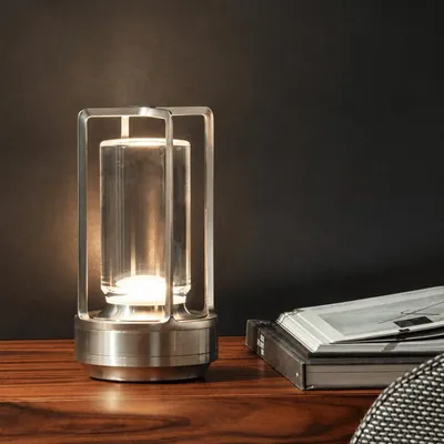 Produktbild von Tragbare Metall-Tischlampe für Innen/Außen, Wiederaufladbare Kabellose LED-Lampe, 3-Farben Stufenlos Dimmbar, Restaurant/Schlafzimmer/Bar/Campinglicht