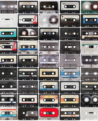 Produktbild von Wallario Sticker / Aufkleber für Kühlschrank / Geschirrspüler / Küchenschränke, selbstklebende Folie - 60 x 80 cm, Motiv: Retro Kassetten