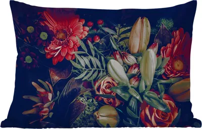 Produktbild von MuchoWow® Outdoor Kissen - Blumenstrauß - Stilleben - Blumen - Pflanzen - Rot - 60x40 cm - Wetterfest - Lounge Kissen - Zierkissen - Kissen für Innenräume