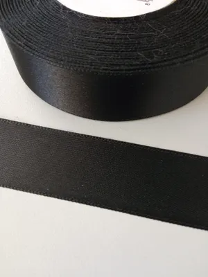 Obrázek produktu pro Atlasová stuha šíře 5mm, černá / 1 m
