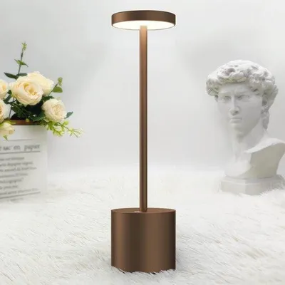 Productafbeelding van Oplaadbare LED bureaulamp met 5000mAh accu - Draadloze lamp voor binnen en buiten
