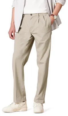 Produktbild von Amazon Essentials Herren Knitterfreie Chinohose mit klassischer Passform und Bügelfalte (erhältlich in Big & Tall), Kaki Beige, 42W / 36L