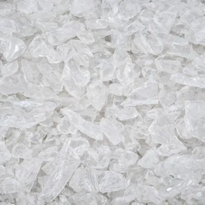 Weißer Glas-Kies 3–5 cm Nahaufnahme
