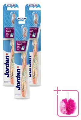 Imagen del producto de 3 cepillos de dientes Jordan Individual Reach, tamaño medio, pack ahorro - 3 unidades