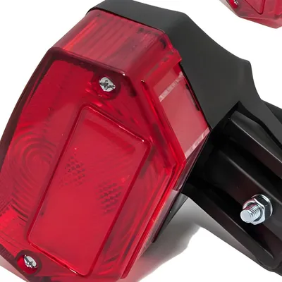 Produktbild von BestPrice Rücklicht inkl. Halterung und Kennzeichenbeleuchtung rot kompatibel mit Zündapp / Kreidler Mofas