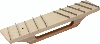 Zdjęcie produktu dla Skrobak do betonu Levior, drewniany, ostrze zębate, 450x100mm 1730