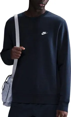 Produktbild von Nike Sportswear Herren Pullover Club Regular Fit aus weichem, gebürstetem Fleece in Marine