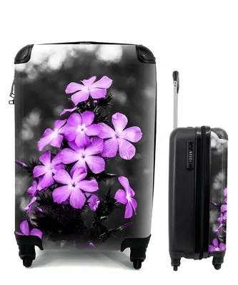 Produktbild von MuchoWow® Koffer Handgepäck Trolley Rollkoffer Kleine Reisekoffer mit 4 Rollen - Blumen - Lila - Schwarz - Weiß - Cabin Size < 55x40x23 cm & 55x40x20 cm - Fotokoffer - Kabinenkoffer - Boardgepäck - Reise-Box - Reisekoffer - Reisegepäck - Koffer mit Bild - Trolley für Kinder