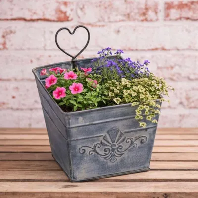 Produktbild von AltoBelli Blumentopf PIAZZA mit HERZ Zink Eckig 12x12 cm Übertopf
