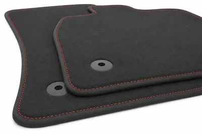 Image de Tapis de sol adaptés à toutes les VW Golf 7 et 8 (coutures décoratives rouges) – Tapis de sol en velours haut de gamme style GTI, noir, antidérapants, 2 pièces (avant)