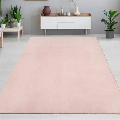 Zdjęcie produktu dla Stylowy dywan z wysokim włosiem w kolorze różowym - luksus i antypoślizgowość w jednym! Rozmiar - 240 x 340 cm
