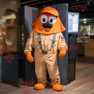 Produktbild von Orange REDBROKOLY Ghost Maskottchen Kostüm Charakter gekleidet in eine Cargohose und Einstecktücher