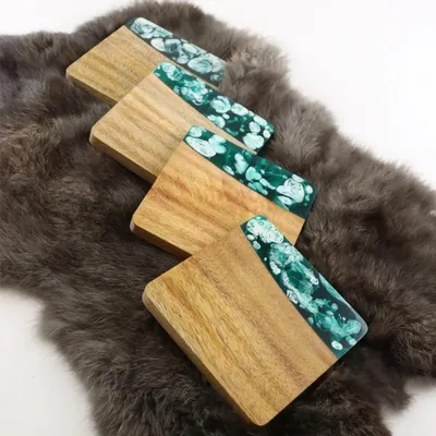 Produktbild von Blaue Holzuntersetzer - Epoxy Untersetzer - Design Tischuntersetzer - Tischdeko - Hausbar Zubehör - Einzigartige Deko