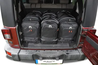 Obrázek produktu pro Sada cestovních tašek Jeep Wrangler 2007-2018