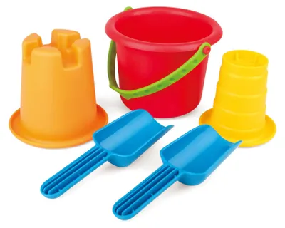 Produktbild von Hape 5-in-1 Strandset Sandspielzeug - mit 2 Schaufeln, Eimer, Sieb und Förmchen, Sandspielzeug, Outdoor Sandkasten- und Strandspielzeug, für Kinder ab 18 Monaten